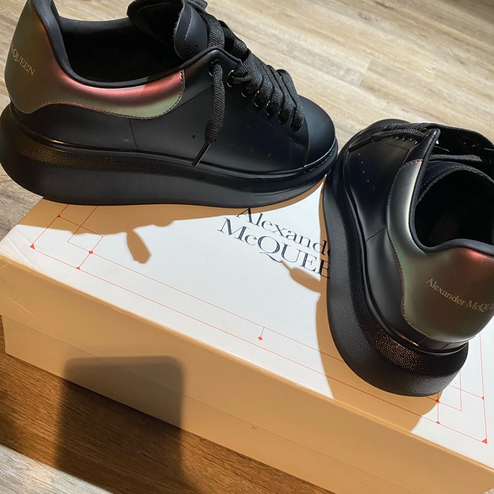 Alexander Mcqueen All Black Size 42/9